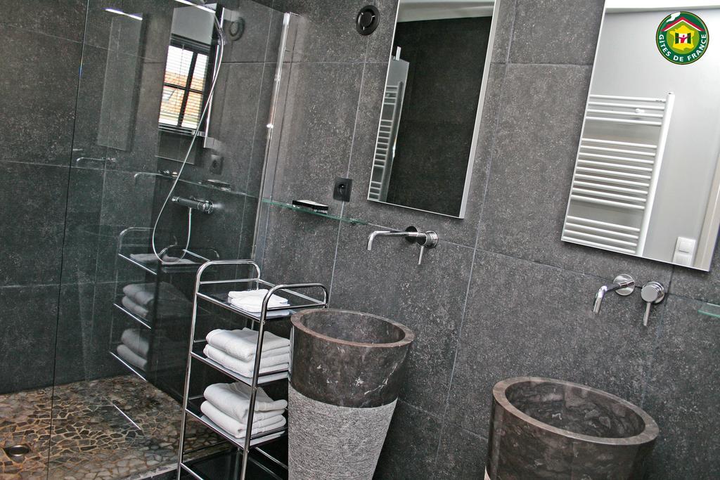 Le Clos Du Miroir Courset Phòng bức ảnh