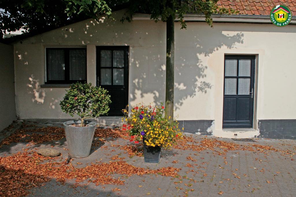Le Clos Du Miroir Courset Phòng bức ảnh